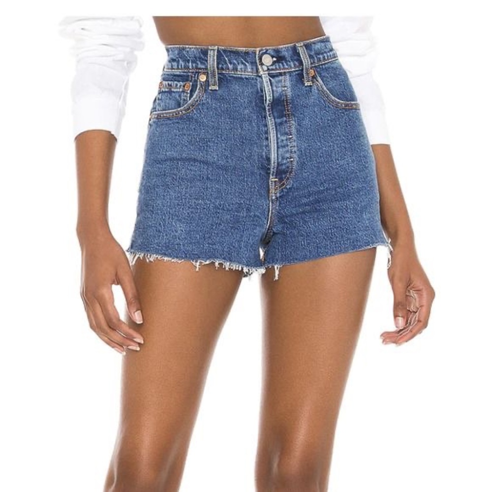 Levi’s Ribcage Shorts